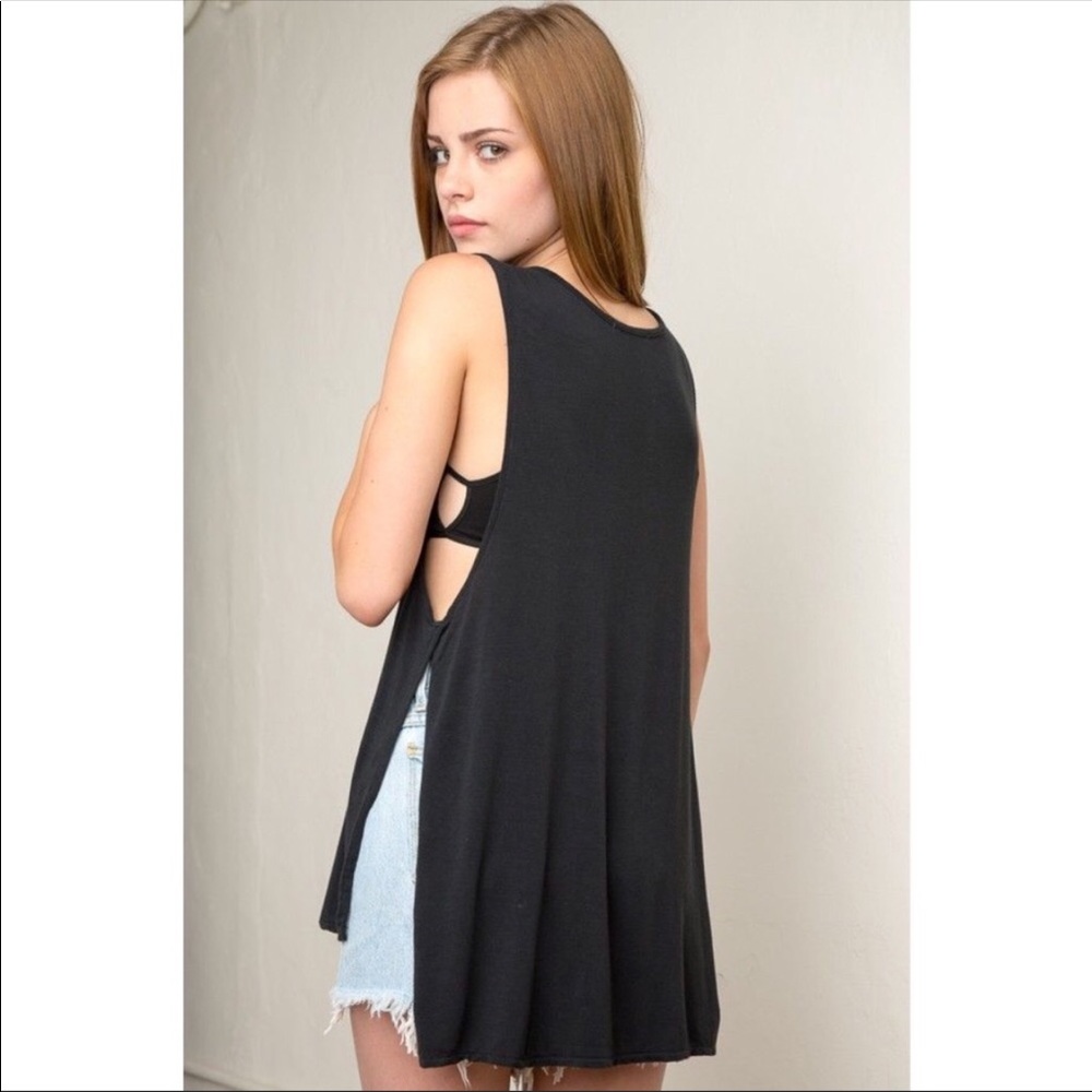 NWT Brandy Melville Linnay Tank With Side Slits